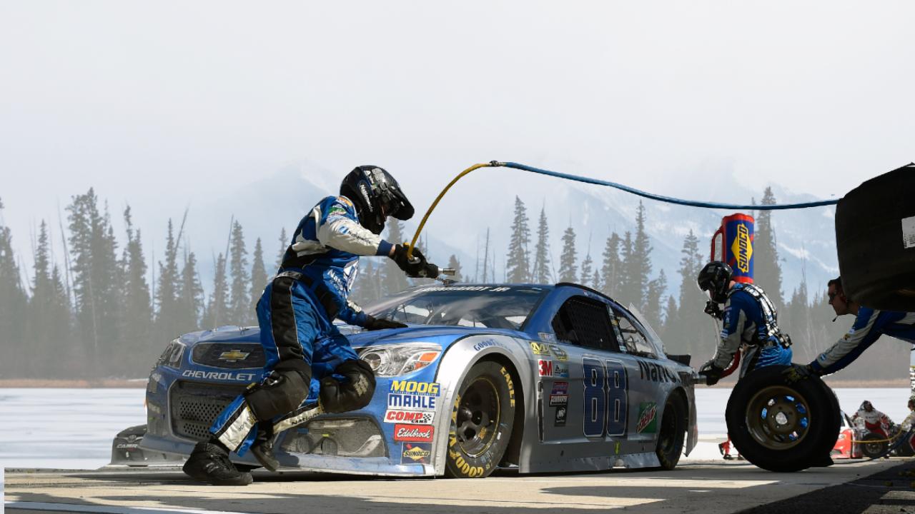 kesibukan sebuah pit stop